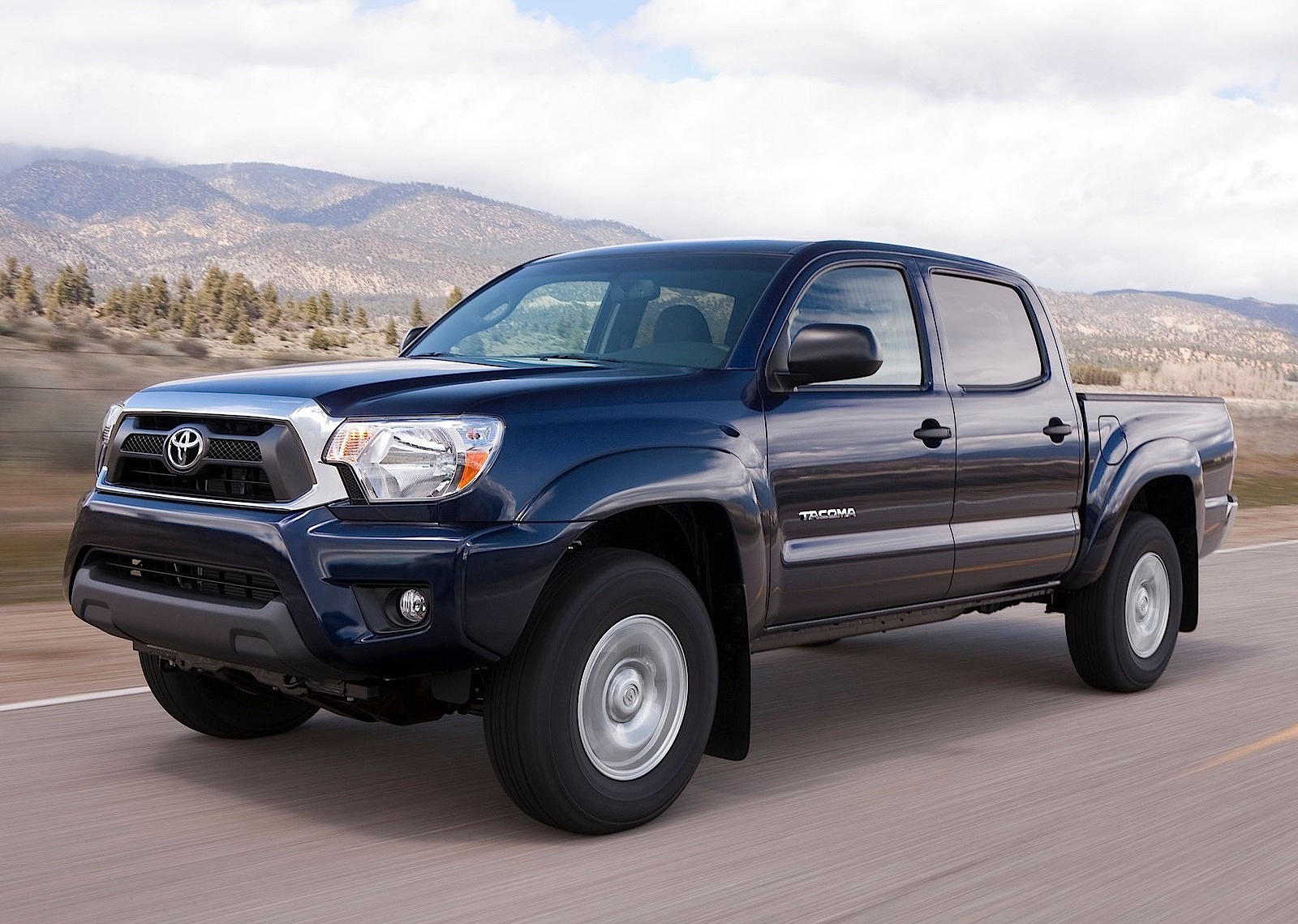 Hình ảnh Toyota chuẩn bị dồn sức vào thị trường xe bán tải số 1