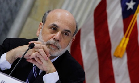 Ông Ben Bernanke cho rằng giá cả leo thang chỉ là vấn đề nhất thời. Ảnh: guardian.co.uk